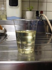 エコ洗剤だよ 重曹とお酢 クエン酸 の反応 汚れが落ちる仕組みの実験しました 山崎由香のhappy Lifeブログ エコ洗剤だよ 重曹とお酢 クエン酸 の反応 汚れが落ちる仕組みの実験しました 山崎由香のhappy Lifeブログ