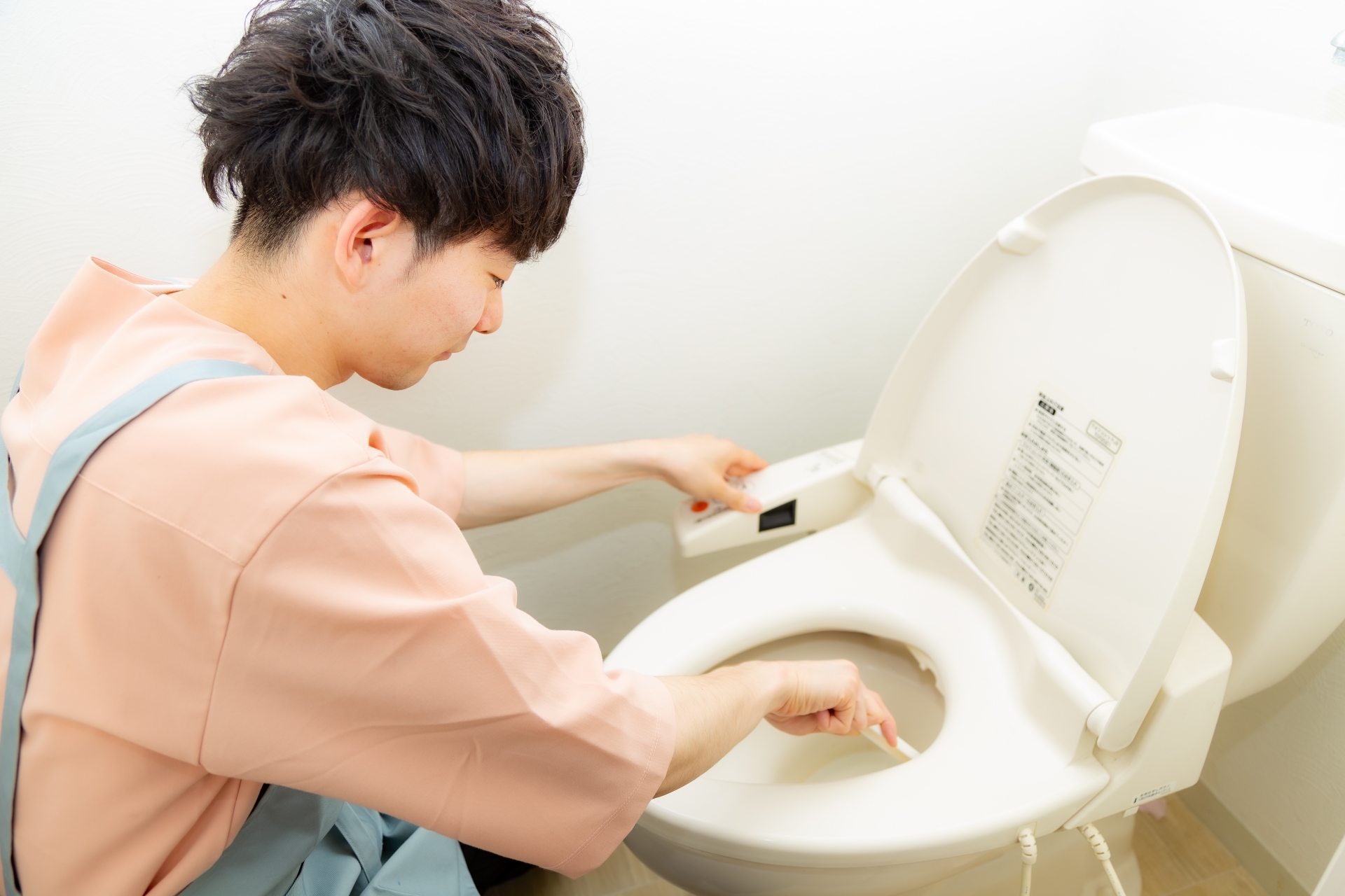 トイレ掃除の正しい手順。掃除の仕方