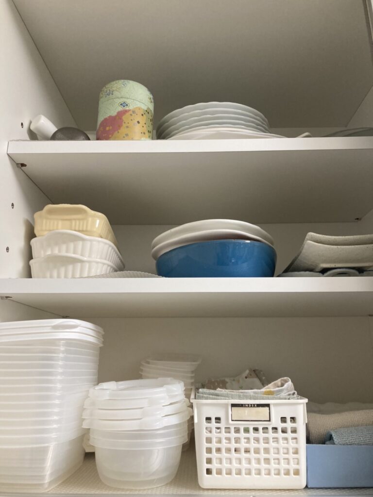 食器棚を使いやすく整理する片付け方法