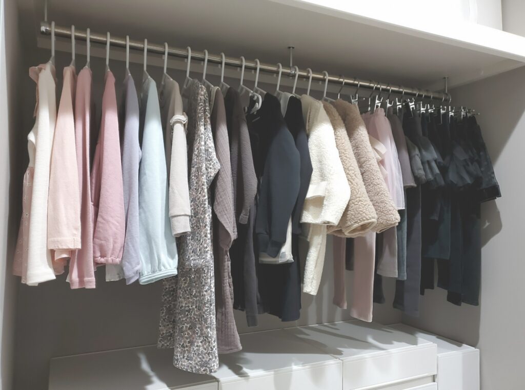 衣服収納のコツ。使いやすく片づけやすい。衣替え時期におすすめ収納術