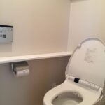 【保存版】プロ直伝！驚くほどキレイになるトイレ掃除のやり方と臭い対策
