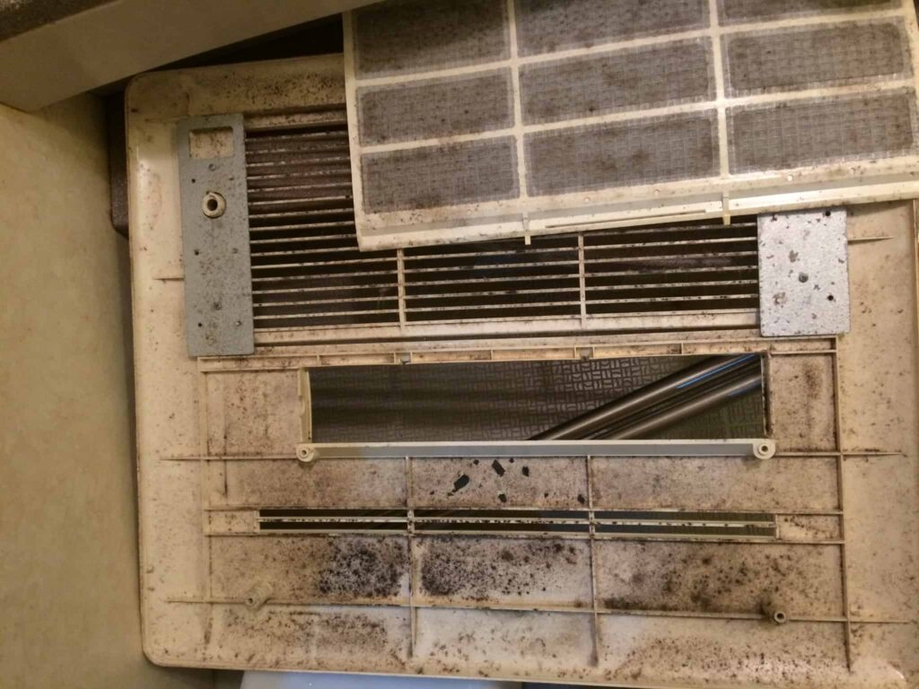 お風呂のピンクぬめり掃除【箕面市】梅雨前に簡単キレイにする方法