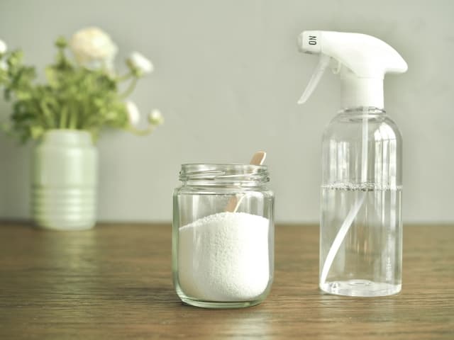 【夏の見落としがちな掃除】冷蔵庫の製氷機、実はカビだらけかも?家庭でできる掃除方法