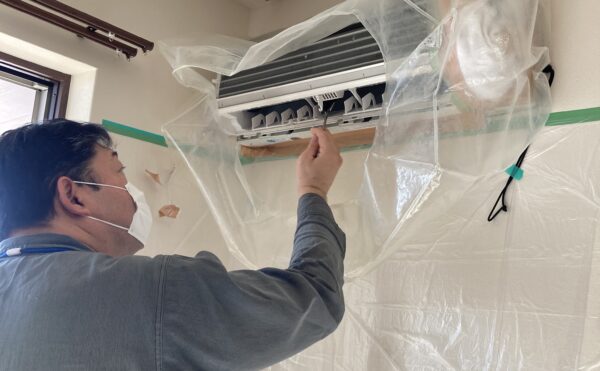 エアコンクリーニング学割り。箕面市在住の大学生のひとり暮らしを応援します(^^)